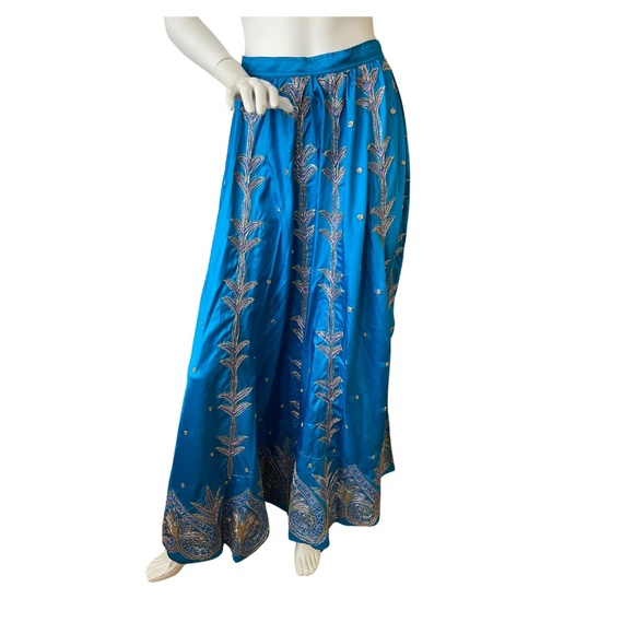 Blue Lengha with Dupatta - Picture 4 of 15